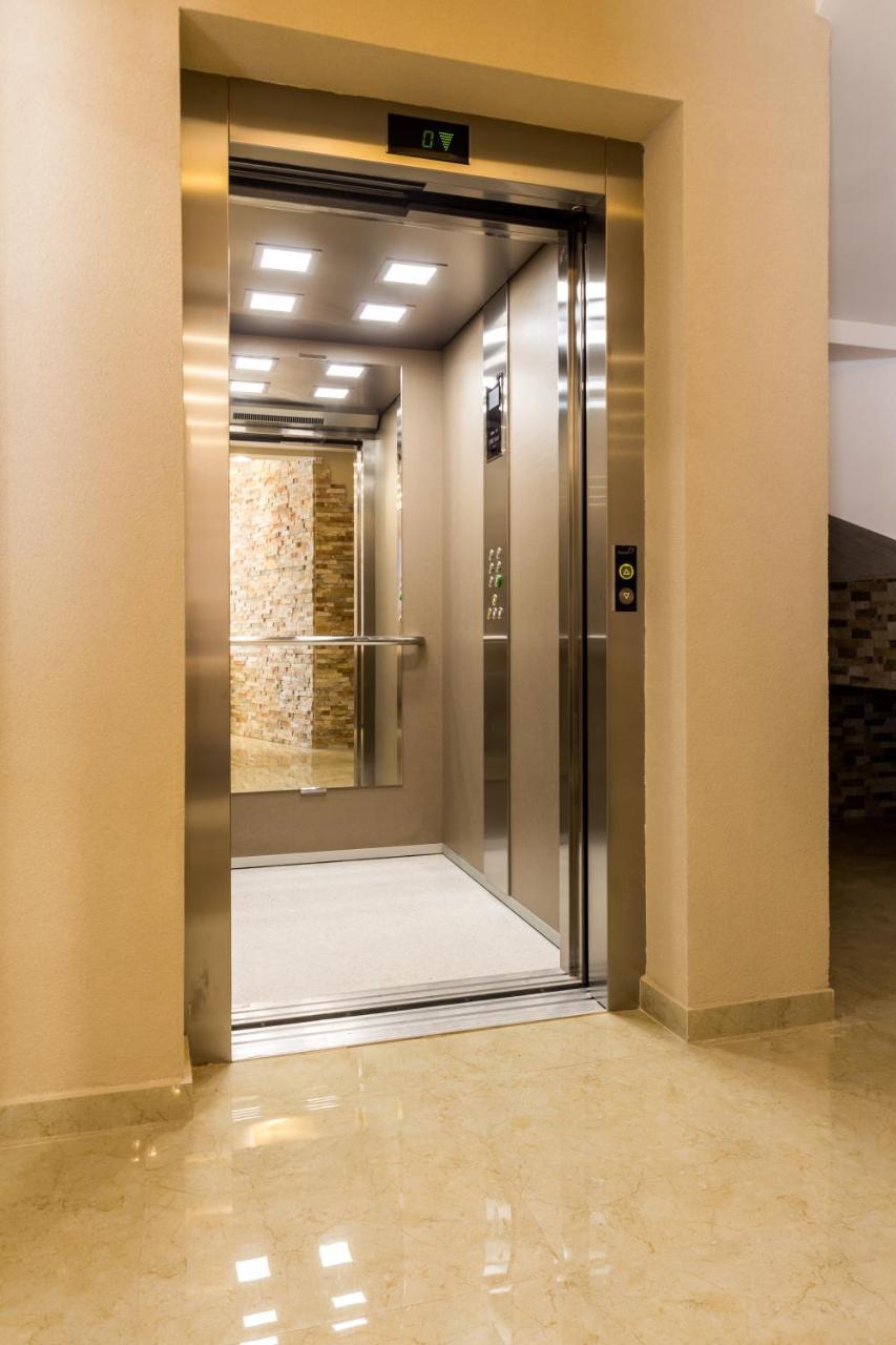 Adriatik Lux Apartments Budva Bagian luar foto